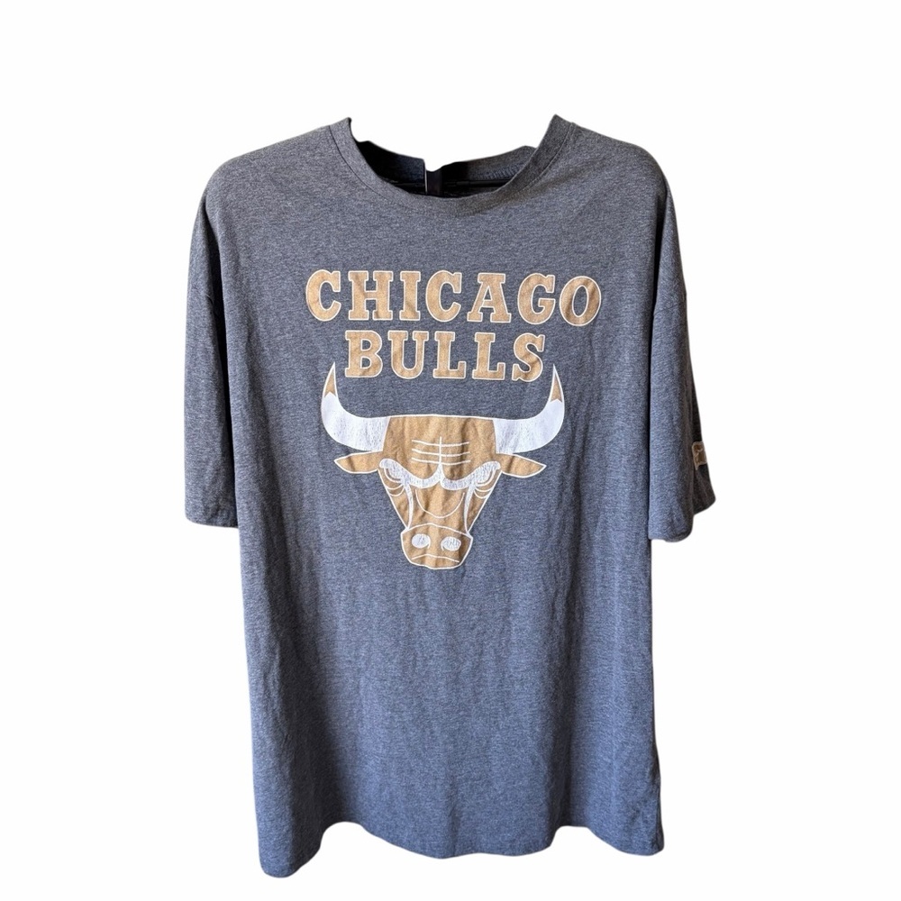 Gray Chicago Bulls Graphic T-Shirt – Size XL‎